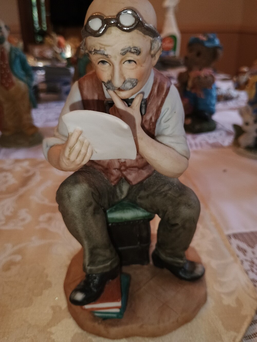 Pucci Arnart “The Accountant” Vintage Porcelain Figurine 7.5” Signed #3786
